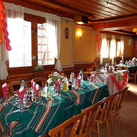 Chuchura Family Hotel Koprivchtitsa Extérieur photo