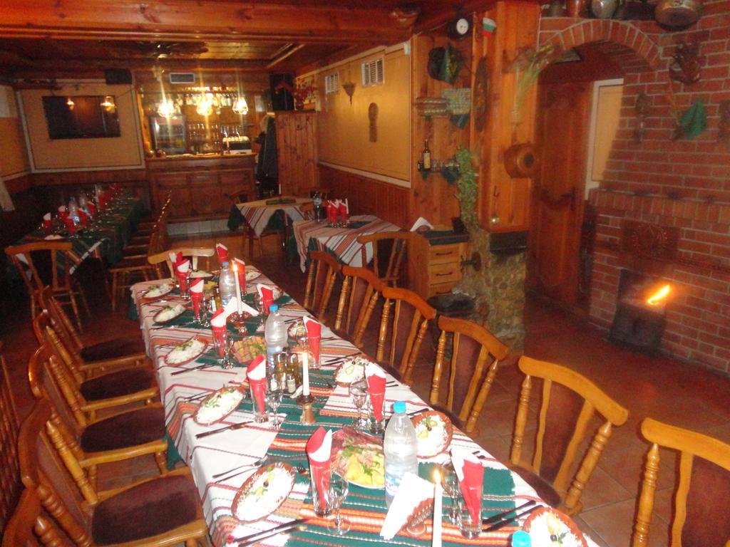Chuchura Family Hotel Koprivchtitsa Extérieur photo