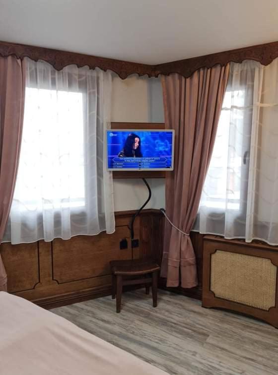 Chuchura Family Hotel Koprivchtitsa Extérieur photo