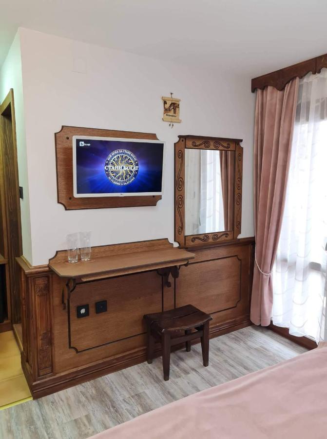 Chuchura Family Hotel Koprivchtitsa Extérieur photo
