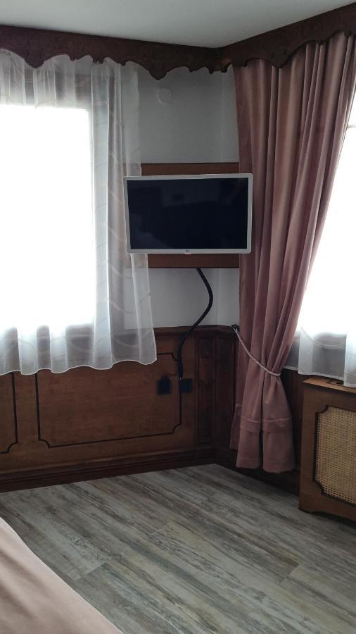 Chuchura Family Hotel Koprivchtitsa Extérieur photo