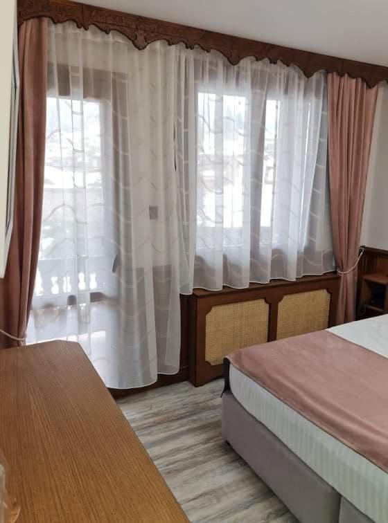 Chuchura Family Hotel Koprivchtitsa Extérieur photo