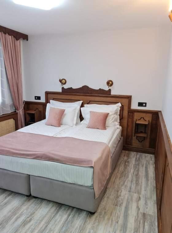 Chuchura Family Hotel Koprivchtitsa Extérieur photo