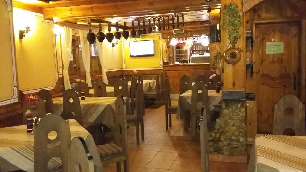 Chuchura Family Hotel Koprivchtitsa Extérieur photo