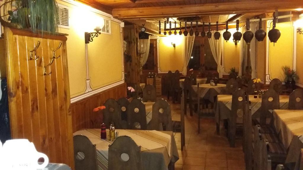 Chuchura Family Hotel Koprivchtitsa Extérieur photo