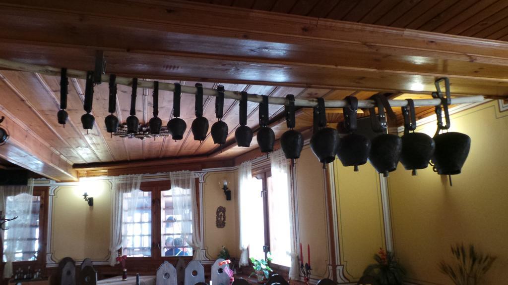 Chuchura Family Hotel Koprivchtitsa Extérieur photo