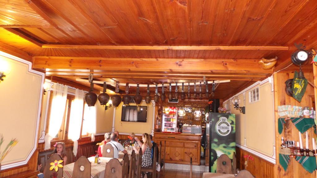 Chuchura Family Hotel Koprivchtitsa Extérieur photo