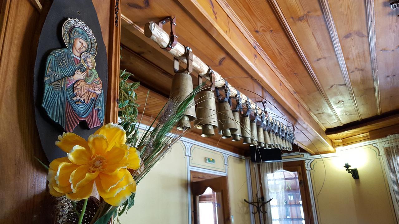 Chuchura Family Hotel Koprivchtitsa Extérieur photo